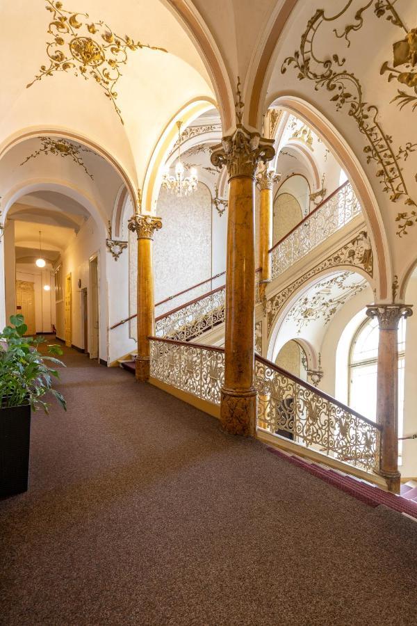 Hotel Slovan Plzen Bagian luar foto