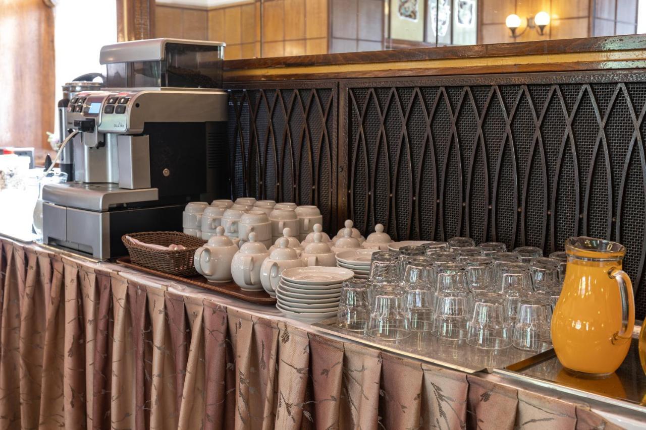 Hotel Slovan Plzen Bagian luar foto