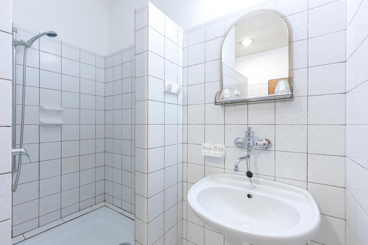 Hotel Slovan Plzen Bagian luar foto