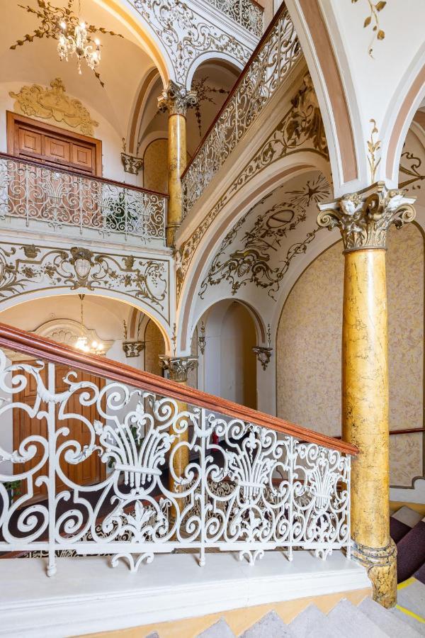 Hotel Slovan Plzen Bagian luar foto